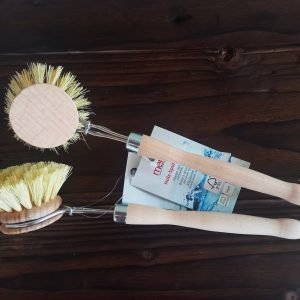Wooden dish brush with plant based bristles. Replaceable head. FSC certification.