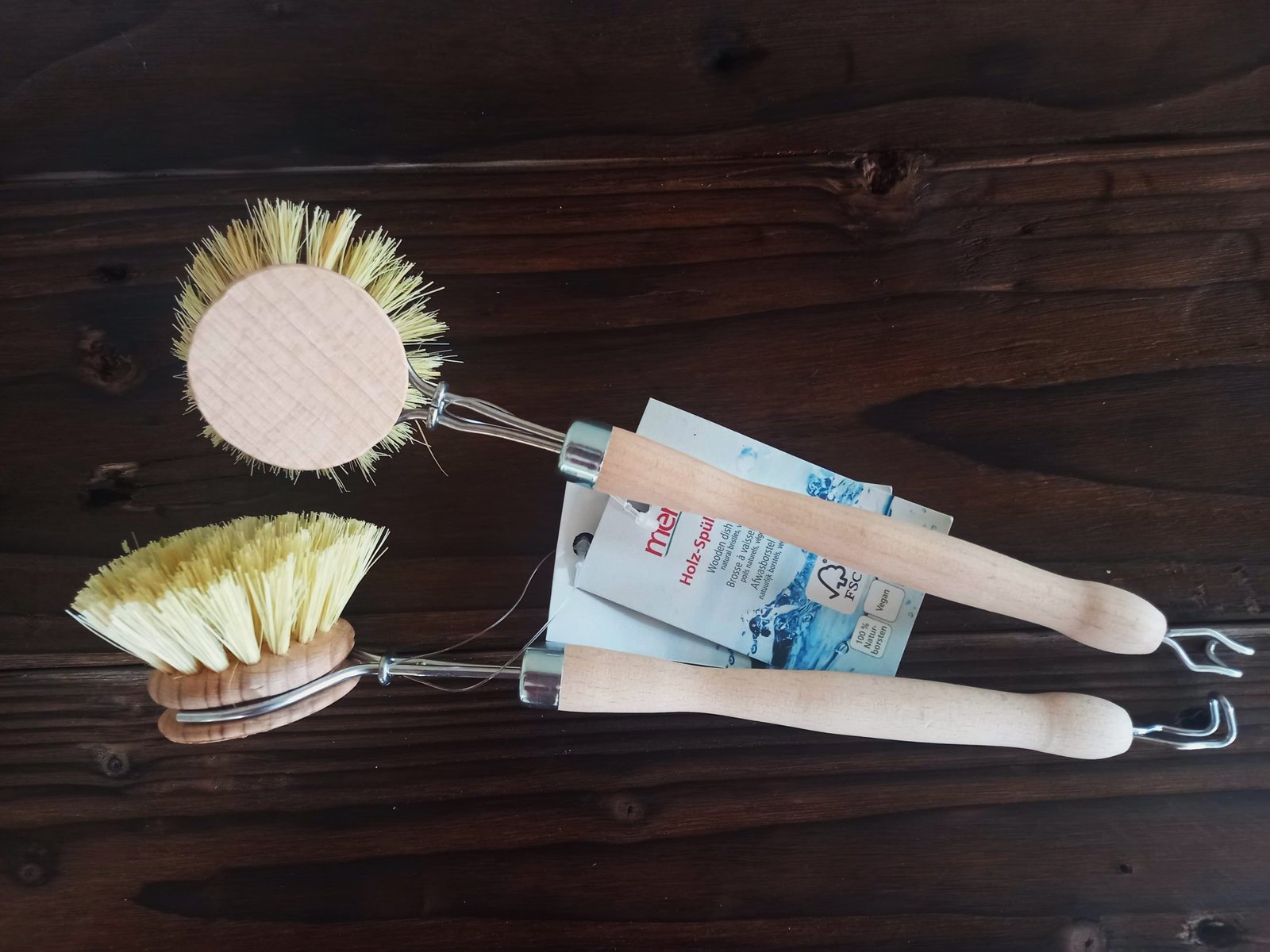 20230823_161125 Wooden dish brush with plant based bristles. Replaceable head. FSC certification.
